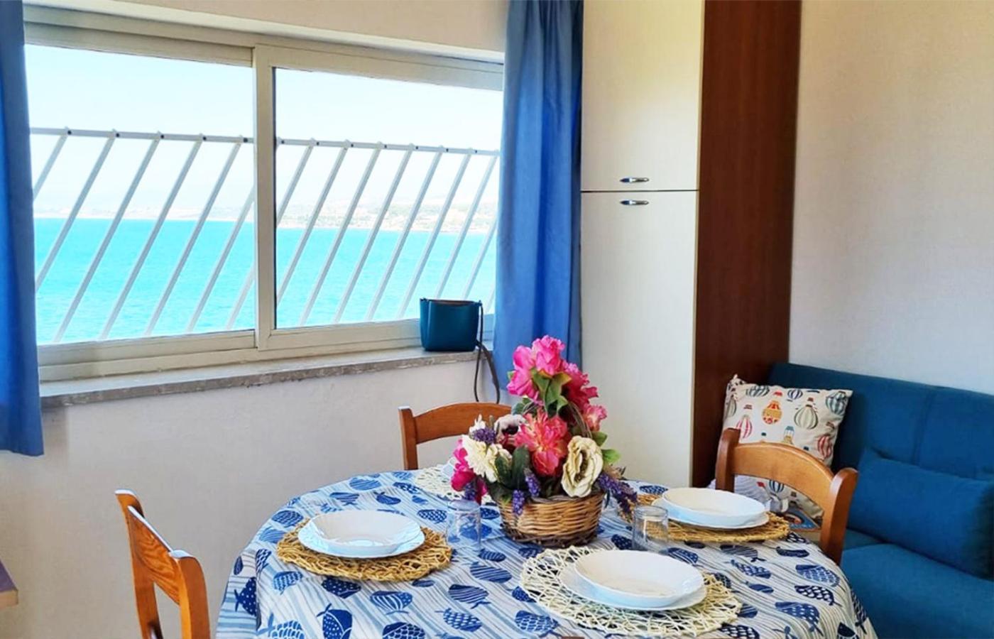 Villa Smeraldo - Mansarda con Spettacolare vista sul Mare Capo Rizzuto Buitenkant foto